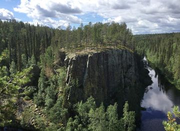 finland/ruka-kuusamo/attraction/ristikallio-cliffs