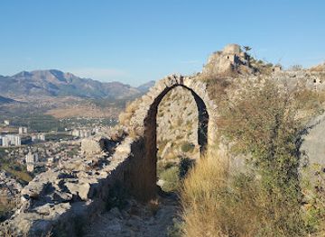 turkiye/cilicia/attraction/kozan-castle