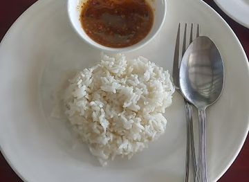 myanmar-burma/ngwe-saung-beach/attraction/u-lin-htin-han-5