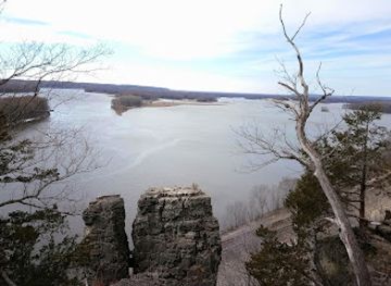 illinois/mississippi-palisades-state-park/attraction/mississippi-palisades-national-natural-landmark