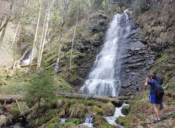 Cascada Sfanta Treime