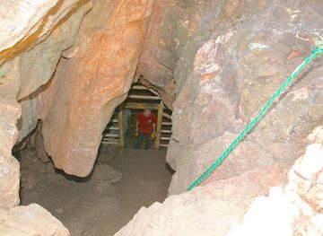 arizona/huachuca-mountains/attraction/cave-of-the-bells