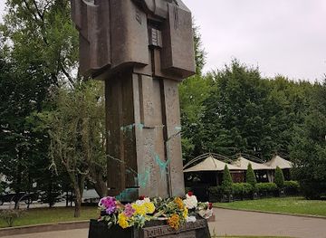 ukraine/tysovets/attraction/yuriy-fedkovych-monument
