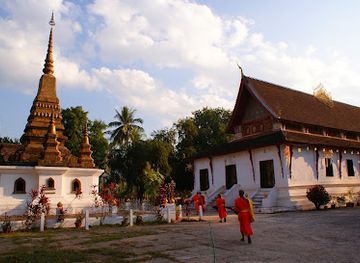 laos/luang-prabang/attraction/wat-that-luang