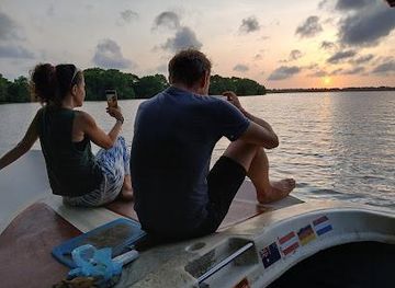 sri-lanka/colombo/attraction/muthurajawela-by-boat