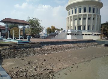 indonesia/east-java/attraction/monumen-jalesveva-jayamahe