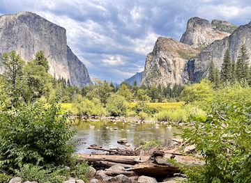california/yosemite-national-park/attraction/yosemite-valley-view