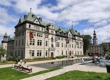 canada/quebec-city/attraction/place-de-l-hotel-de-ville