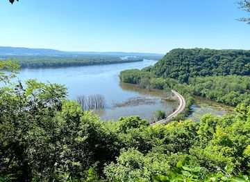 wisconsin/great-river-road/attraction/effigy-mounds-national-monument