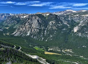 montana/beartooth-highway/attraction/rock-creek-vista