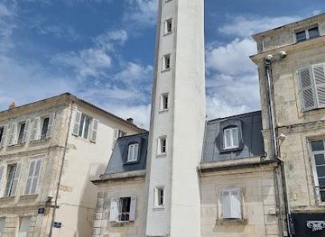 france/la-rochelle/attraction/phare-vert-du-quai-valin