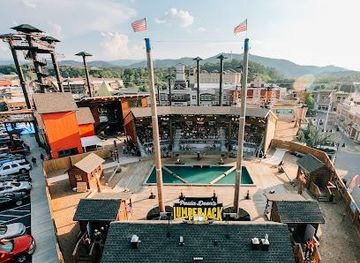 tennessee/gatlinburg/attraction/paula-deen-s-lumberjack-feud-supper-show