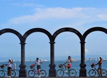 mexico/puerto-vallarta/attraction/los-arcos