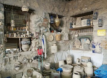 bahrain/hawar-islands/attraction/a-ali-pottery-workshop-alshugel-pottery