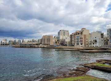 malta/ramla-bay/attraction/statue-of-markiza-anna-bugeja