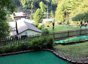 north-carolina/boone/attraction/sunrise-mountain-mini-golf
