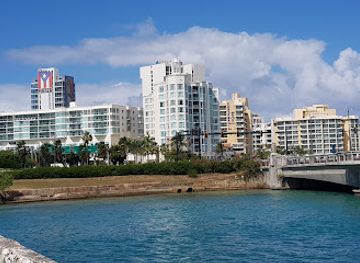 puerto-rico/carolina/attraction/estatua-al-sanjuanero