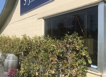 indiana/the-dunes/attraction/st-julian-winery-distillery-tasting-room