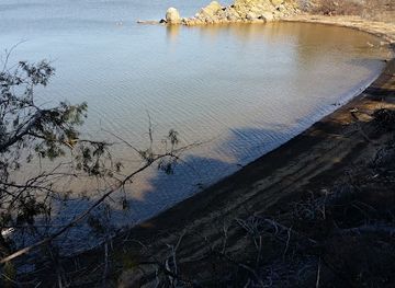 oklahoma/lake-texoma/attraction/cedar-bayou-marina