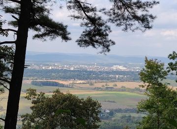 pennsylvania/juniata-river-valley/attraction/lion-s-valley-vista