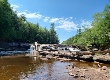 michigan/porcupine-mountains-wilderness-state-park/attraction/presque-isle-river-waterfalls-loop-trailhead