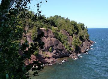 michigan/marquette/attraction/presque-isle-park-bog-walk
