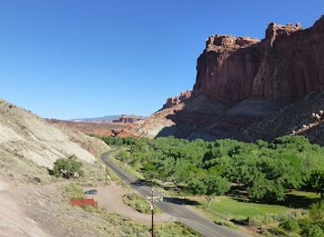 utah/capitol-reef-national-park/attraction/gifford-homestead