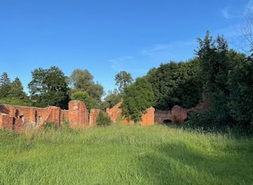 lithuania/trakai-island-castle/attraction/lentvaris-manor-barn
