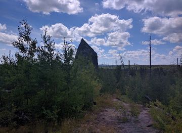 minnesota/gunflint-trail/attraction/magnetic-rock