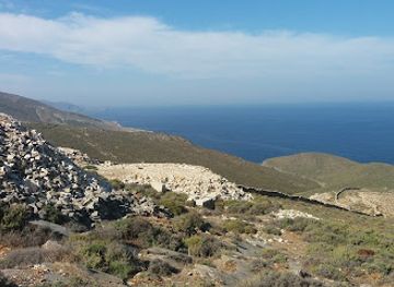 greece/cyclades/attraction/cave-mendoni