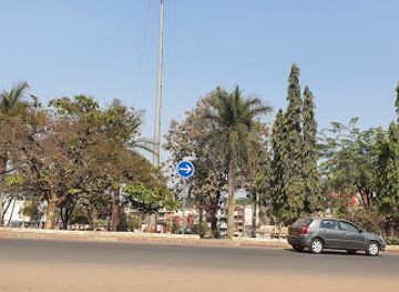 cameroon/yaounde/nlongkak/attraction/rond-point-nlongkak