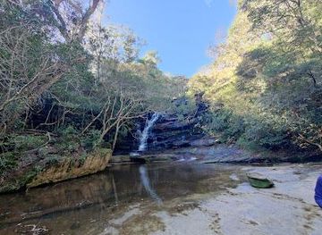 australia/central-coast/attraction/somersby-falls-walking-track