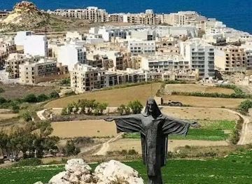 malta/ramla-bay/attraction/nautic-team-giant-tun-snail