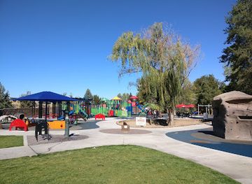 oregon/smith-rock-state-park/attraction/sam-johnson-park