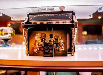 tennessee/nashville-music-row/attraction/sid-gold-s-request-room