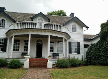 australia/mornington-peninsula/attraction/mulberry-hill-national-trust