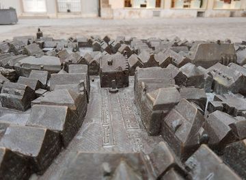 germany/altbayern/attraction/bronzerelief-der-weissenburger-altstadt