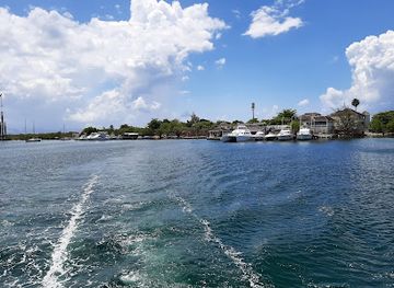 jamaica/portmore/attraction/loose-cannon-tours