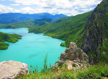 albania/has/attraction/lake-view-point