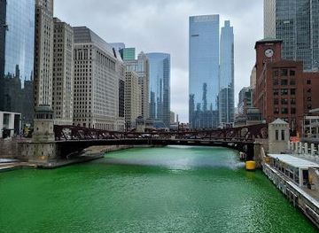 illinois/chicago/attraction/dearborn-street-bridge