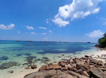 indonesia/bangka-belitung-islands/attraction/pantai-bukit-berahu