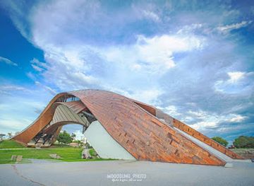 thailand/chao-phraya-river-basin/attraction/pasaan-the-headwaters-of-the-chao-phraya-river-symbol-building