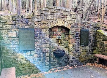 pennsylvania/allegheny-national-forest/attraction/memorial-fountain-at-cook-forest-state-park