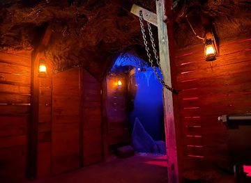 north-carolina/hickory/attraction/lake-hickory-escape