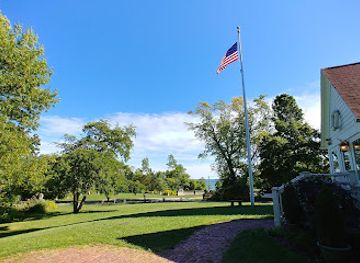 wisconsin/milwaukee/attraction/north-point-lighthouse