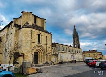 france/bordeaux/attraction/saint-emilion-collegial-catholic-church-at-saint-emilion