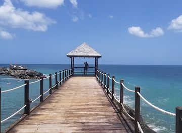 grenada/saint-george/attraction/pink-gin-beach