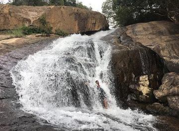 india/munnar/attraction/viripara-waterfalls