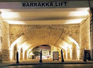 malta/marsa/attraction/barrakka-lift