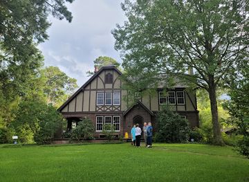 mississippi/the-pine-belt/attraction/eudora-welty-house-garden